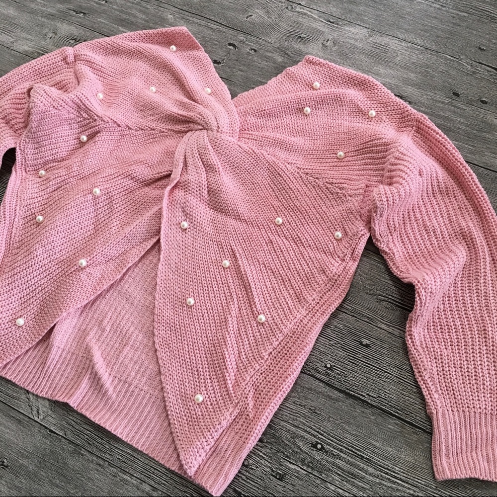 💕Super Cute Pink Pearl Twist Cross Sweater - Picture 6 of 8